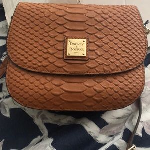 NWT Dooney & Bourke - Saddle Crossbody
